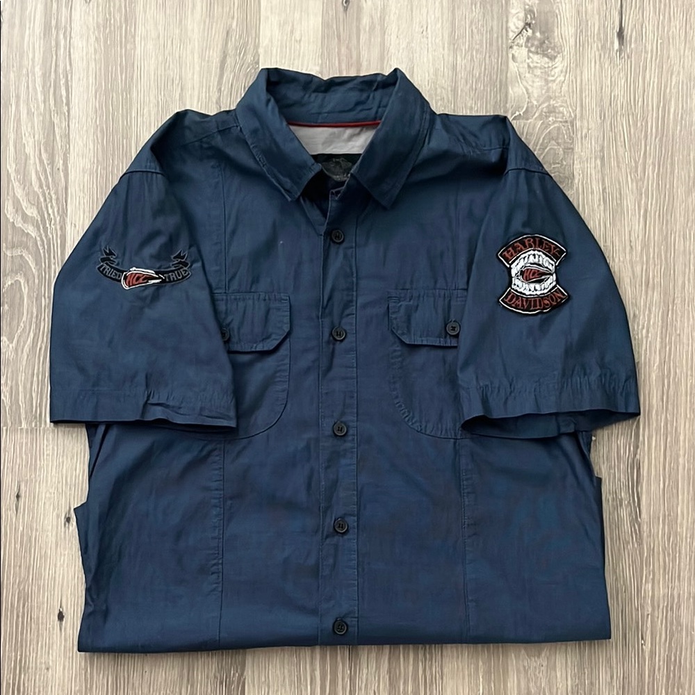 Harley Davidson button up shirt/M